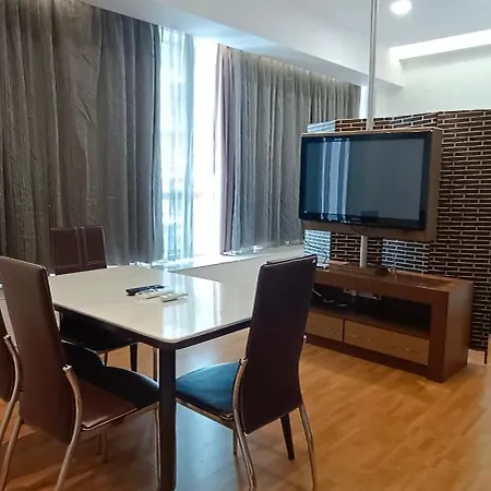 Behind Klcc Twin Towers Apartment Kuala Lumpur Exterior photo