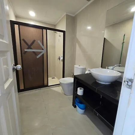 Behind Klcc Twin Towers Apartment Kuala Lumpur Room photo